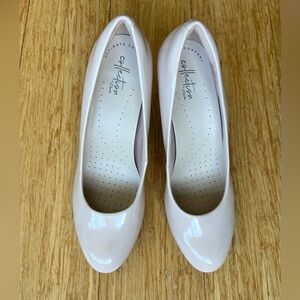 NWT Clarks Women's Adriel Viola Dress Pump Sz 8 Dusty Pink Skin Patent Ortholite